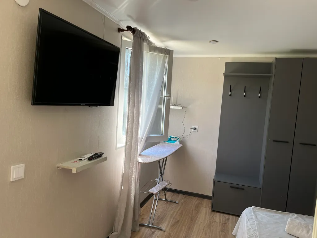 Коттедж Коттедж «Басиат» с видом на горы — Сухум