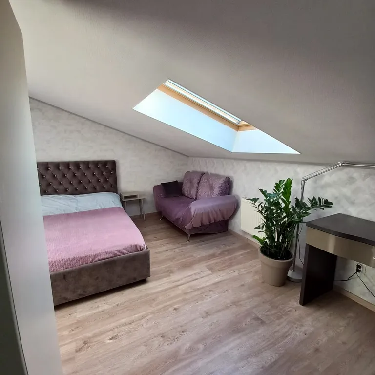 Квартира Квартира Уютная студия в мансарде рядом с Амалиенау — Калининград