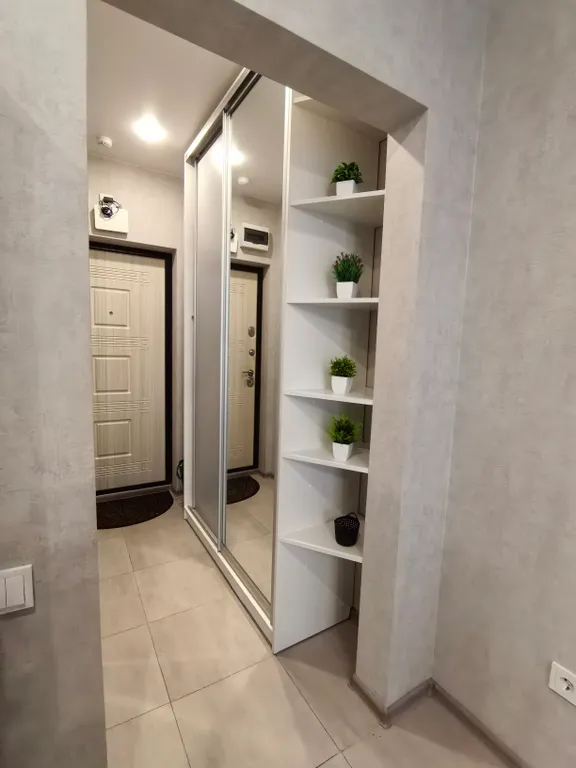 Студия с видом на город