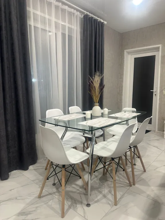 Дом с теплым бассейном и баней