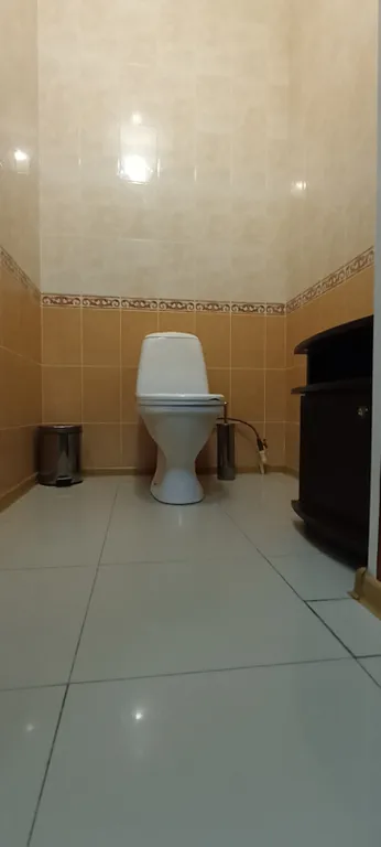 Дом с навесом и парковкой