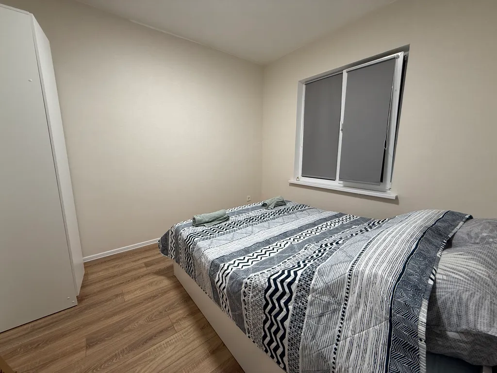 Коттедж Домик с тремя спальнями — Новороссийск