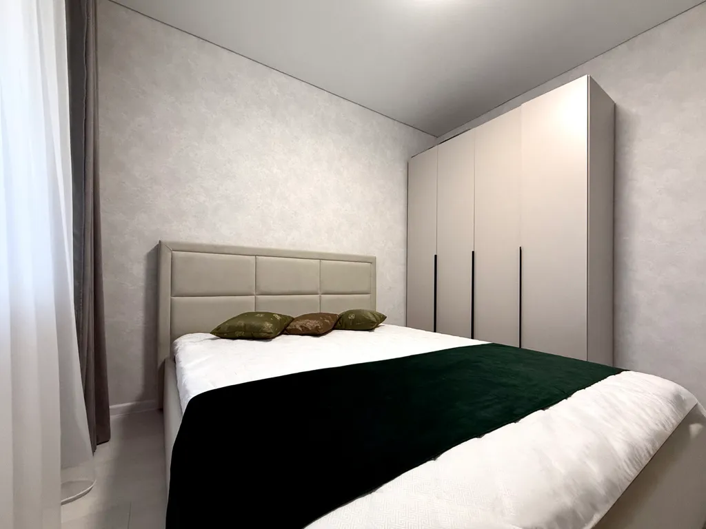 3-комнатная в центре (Риацентр, ТЦ "Восход", театр МузКомедии)