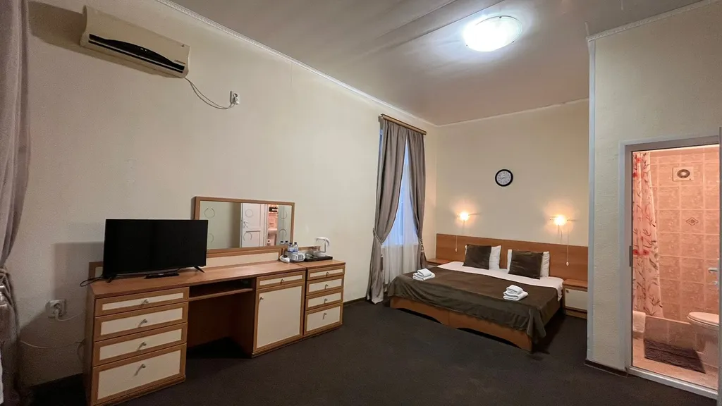 Комнаты с видом на море и горы