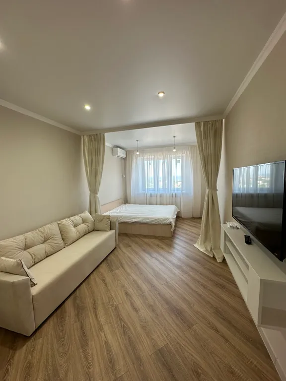 Квартира с прекрасным видом на море и город , рядом с морем