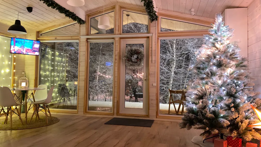 Коттедж Новый дом с баней и уличной джакузи — Ефимово