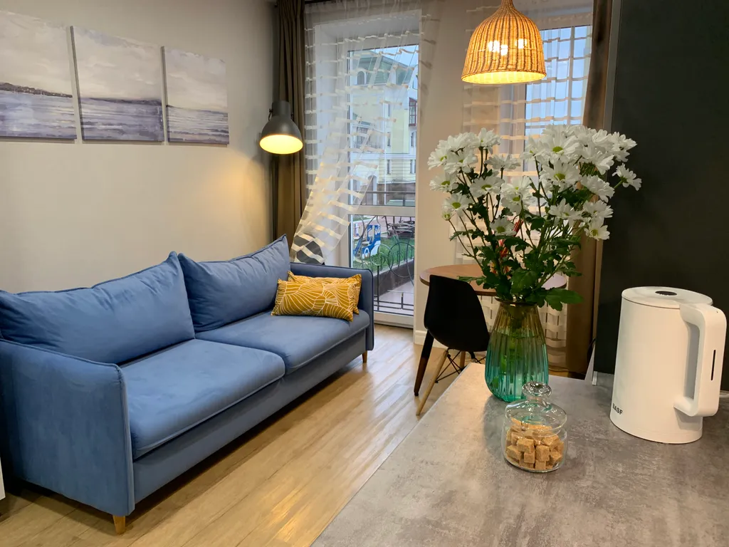 Новая студия Юниор с видом на Волгу в центре города