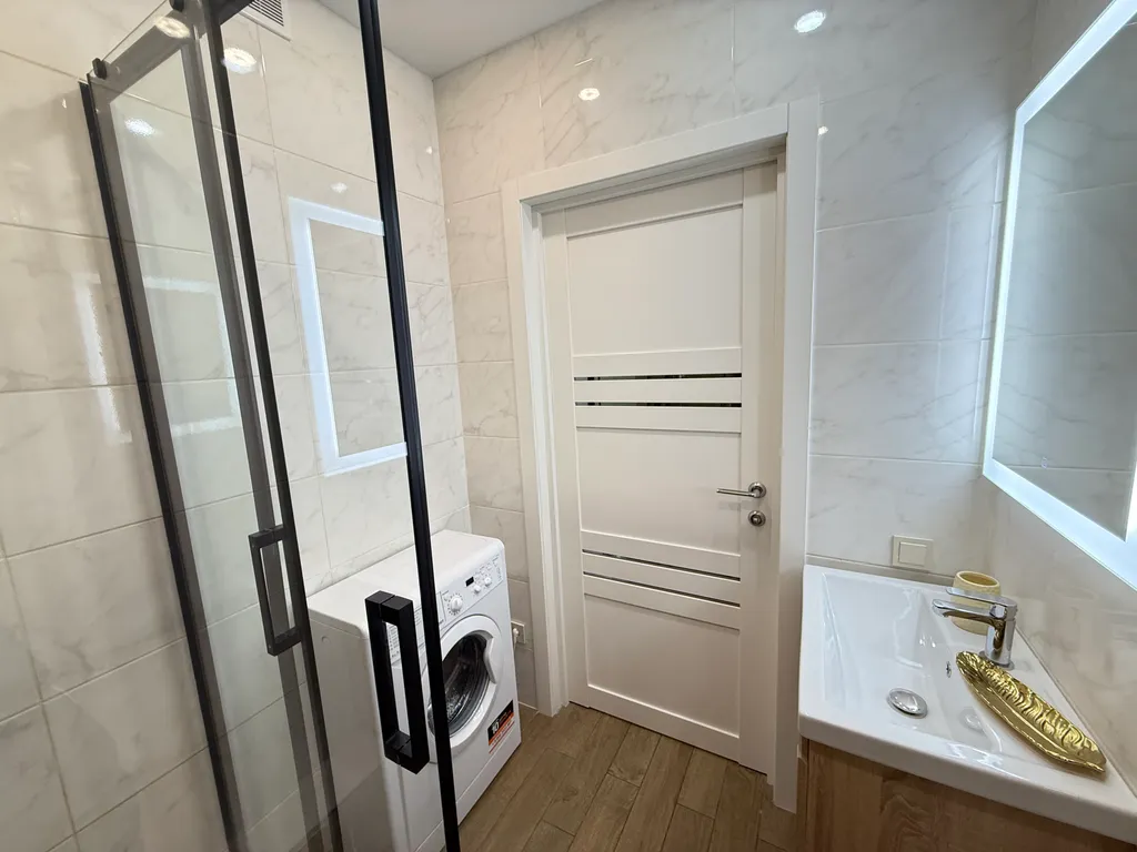 Дизайнерская квартира на Богданке