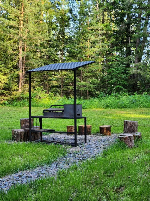 Дом в лесу с панорамным видом