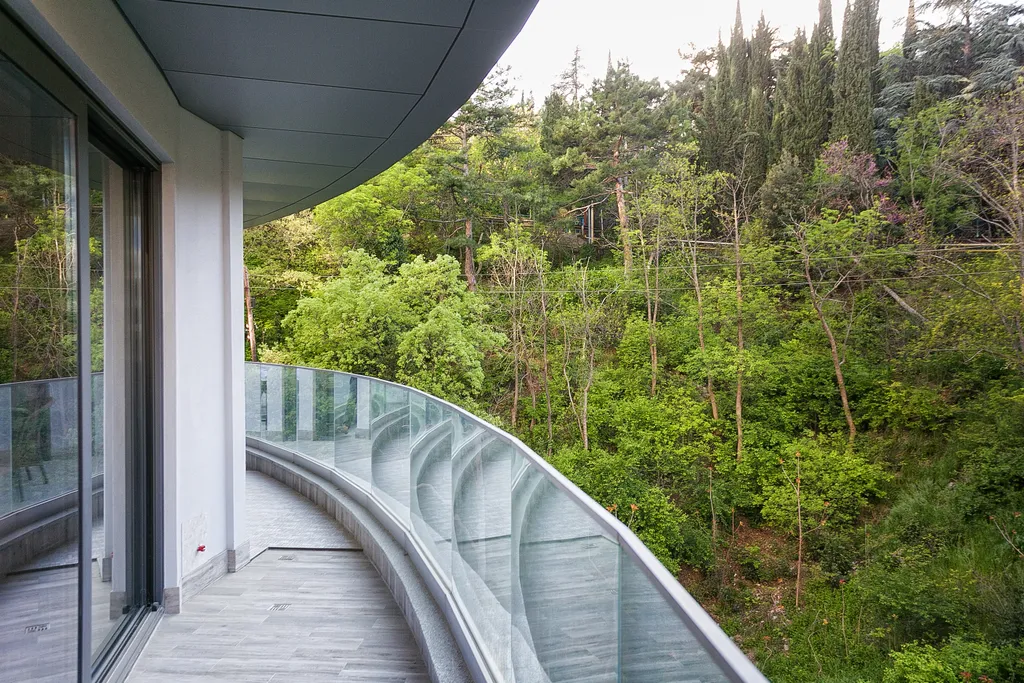 Апартамент с отдельной спальней и с детской спальней, большой террасой