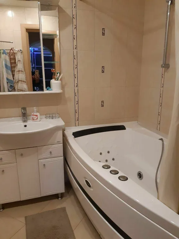 Большая 3-комнатная квартира с отличным интерьером и хорошей мебелью