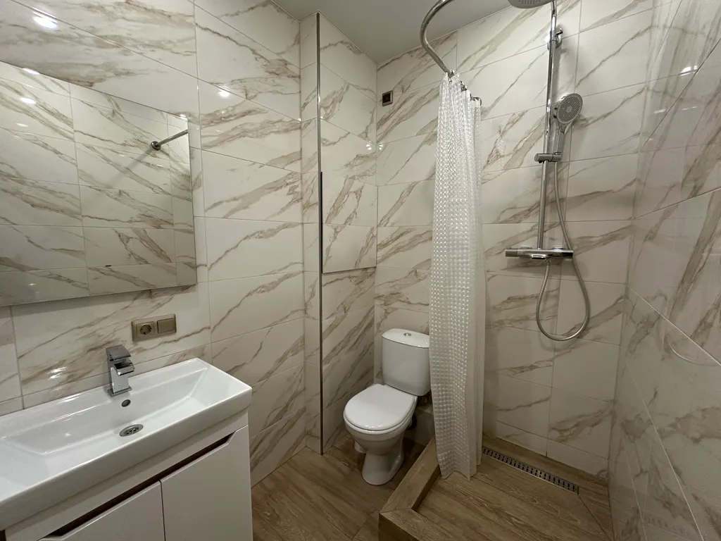 Cтудия Огонь рядом стадионом Торпедо