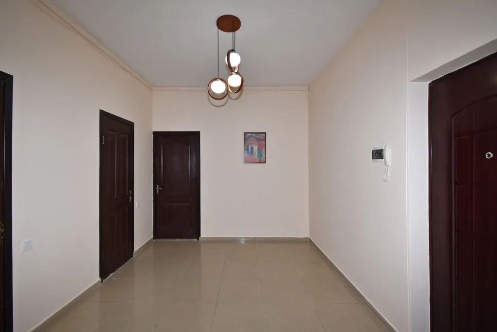 4-комнатная Квартира