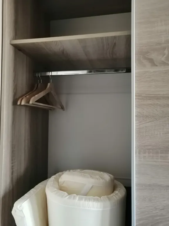 Студия с видом на город