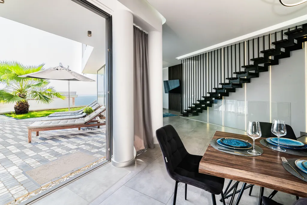 Вилла Cтар с бассейном, сауной и панорамой моря