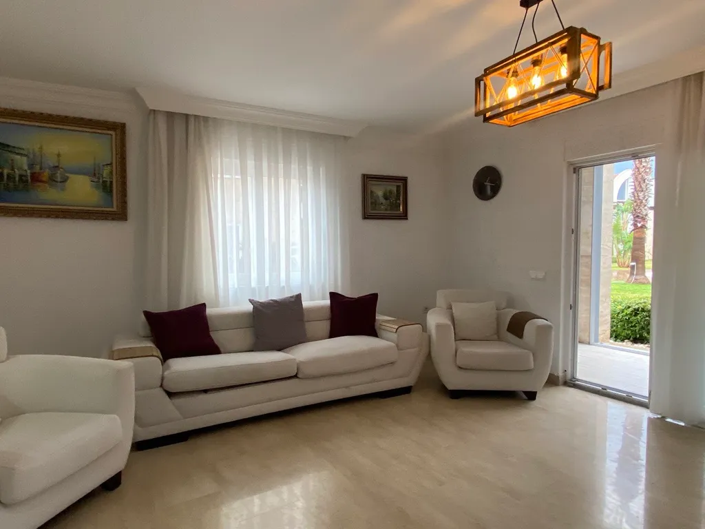 Квартира 2+1 с террасой, 120 кв.м. Большой бассейн.