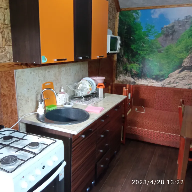 Отдельный номер на троих