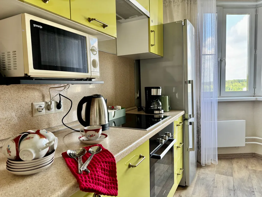 Семейная ретро квартира с видом на лес