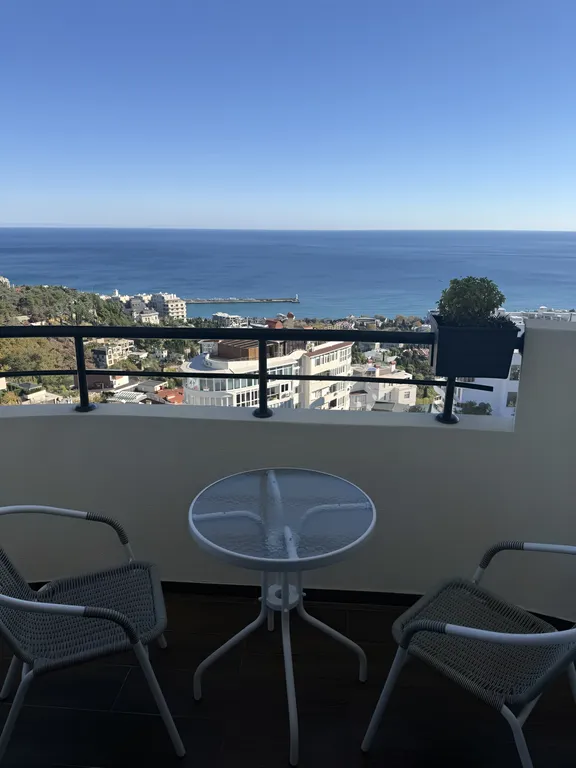 Дизайнерская квартира с потрясающем видом на море и горы