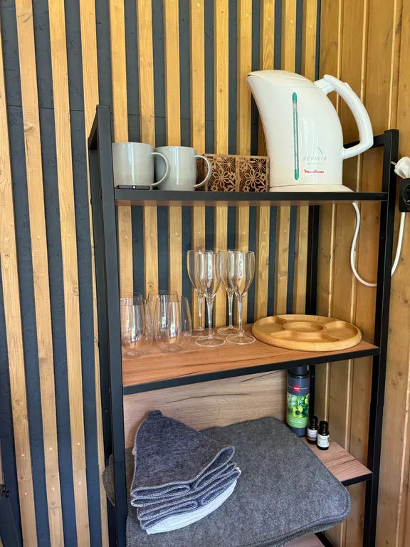 Коттедж Уютный барн с баней на дровах и пением птиц в саду — Заворово