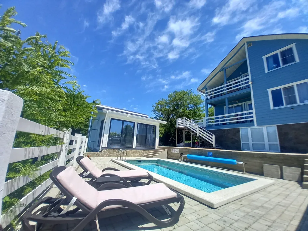 Коттедж Дом с бассейном и баней — аренда посуточно в Черешня