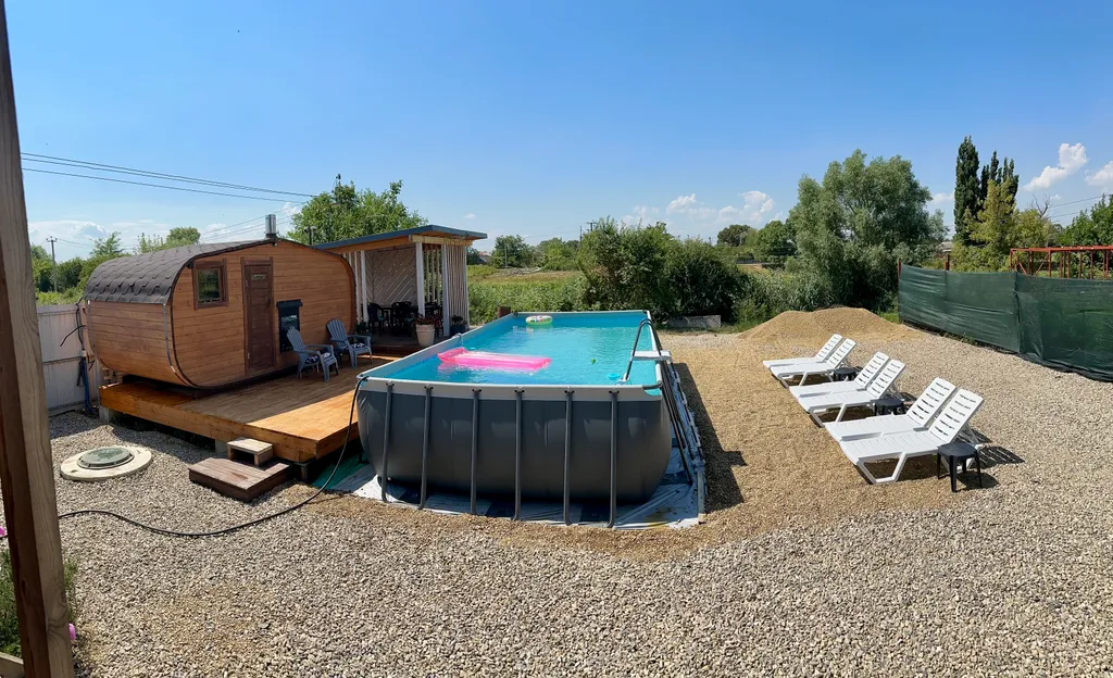 Глэмпинг у реки