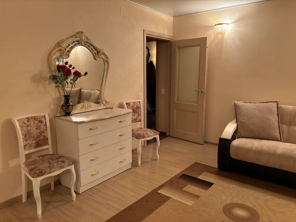 Двухкомнатная квартира на берегу озера Большой Еланчик