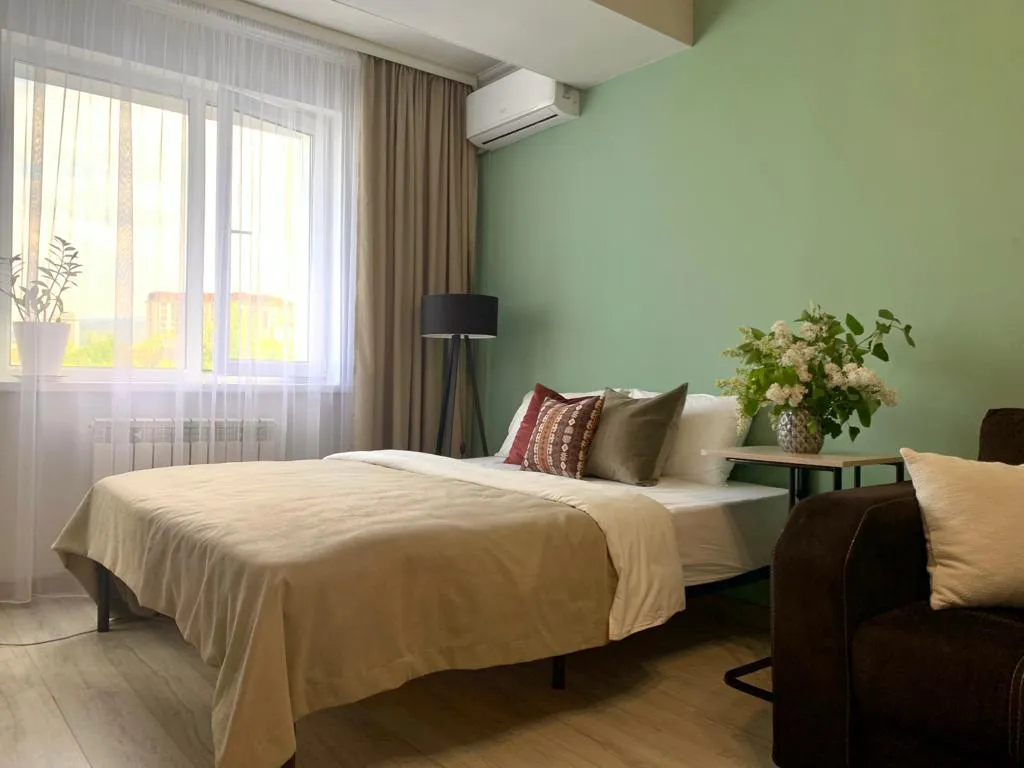 Квартира Студия Көктем с национальным колоритом и  видом на город — аренда посуточно в Алматы