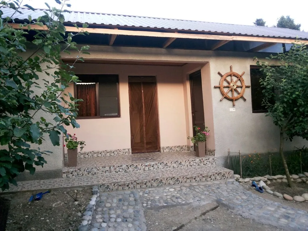 Уютная комната на берегу моря