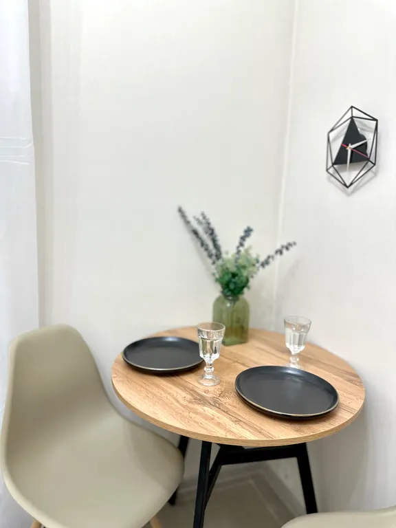 Новый дизайнерский апартамент с бесплатной парковкой для гостей