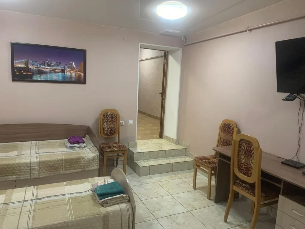 Уютный номер со светлой кухней и беседкой