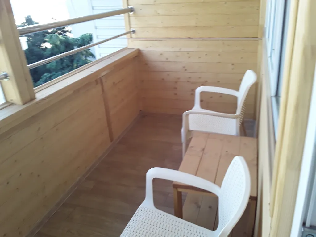 2-комнатная квартира с балконом и прекрасным видом на море и горы