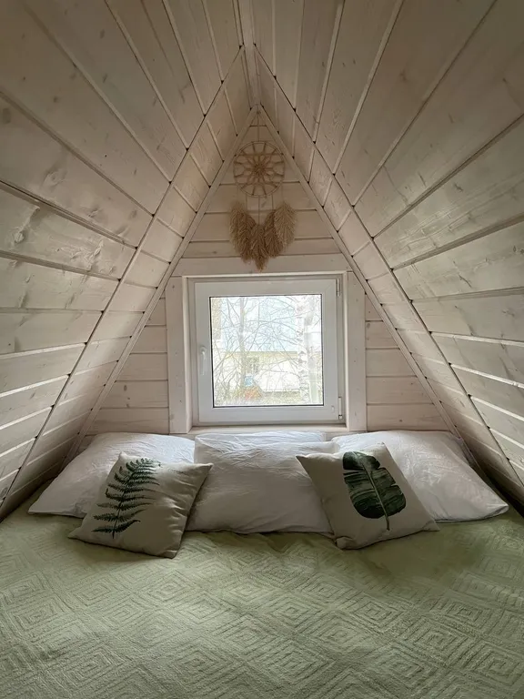 A-frame с банным чаном на берегу водоёма