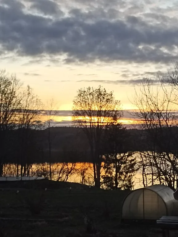 Домик с балконом