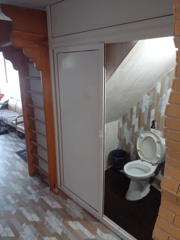 Эллинг на берегу моря