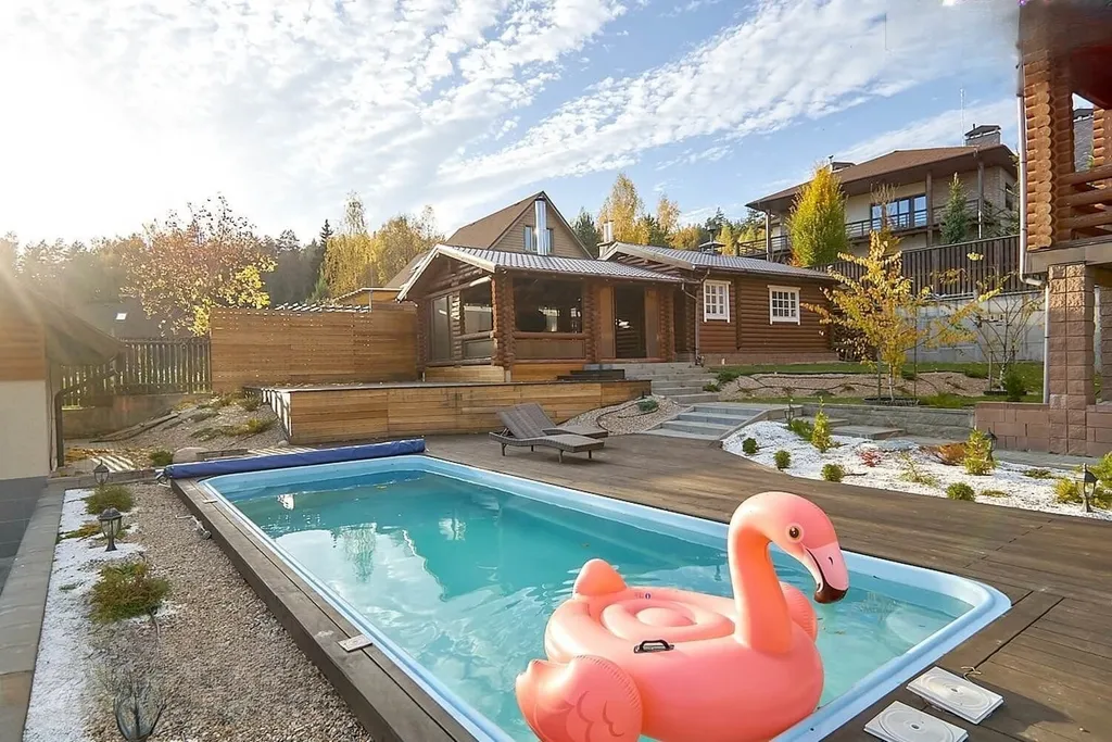 Элитный коттедж с бассейном и спа на берегу озера в живописном месте