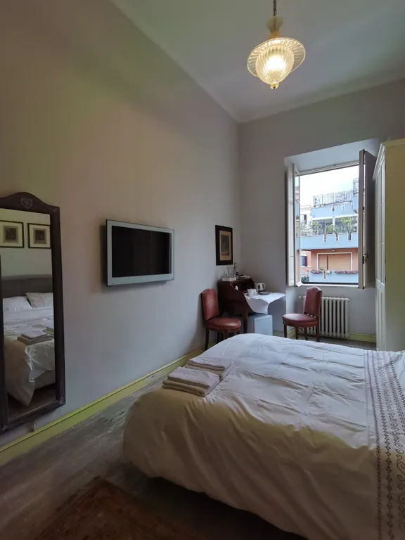 Комната с личной ванной в центре около Ватикана и площади Дель Пополо