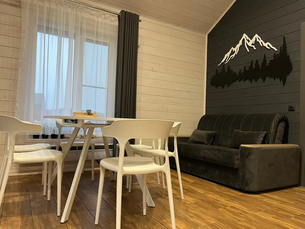Дом 60m2 — чан, панорамные окна, уединение у леса
