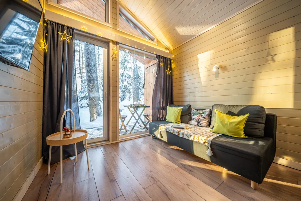 Домик с видом на лес