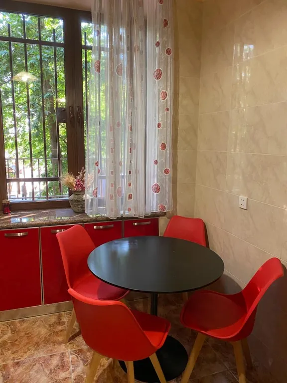 Квартира с прекрасной террасой видом на парк