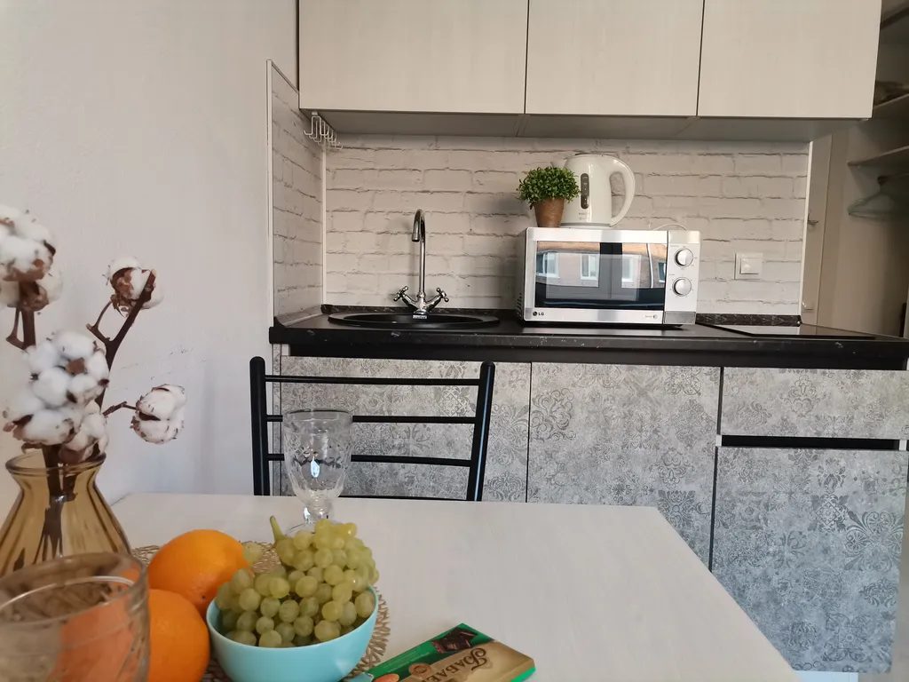 Квартира Современная студия на улице Мельникайте — Тюмень