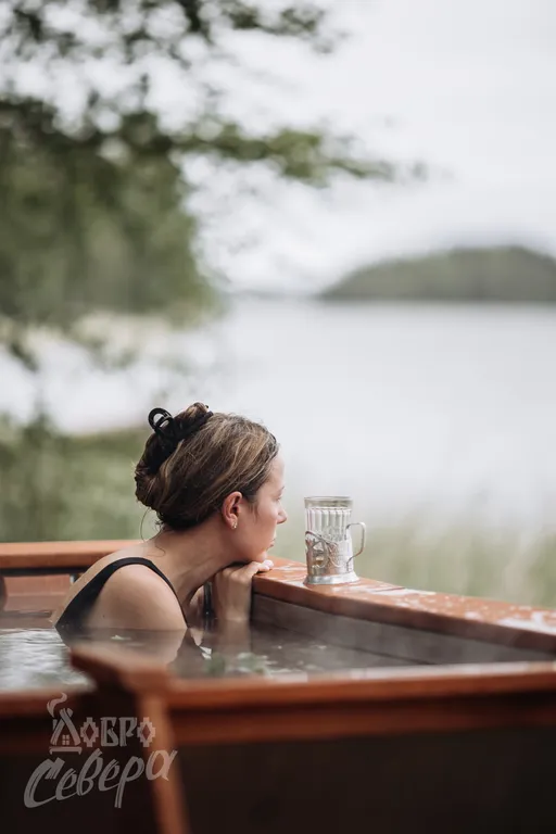 Номера у озера с баней и чаном