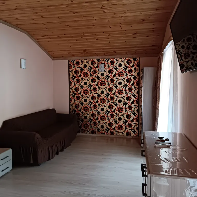 Дом у бассейна