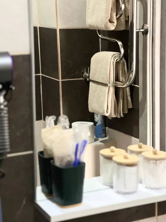 Новый апартамент с зоной отдыха на балконе