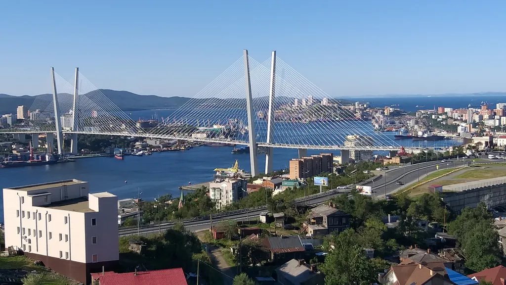 Уютная квартира с видом на Золотой мост и бухту