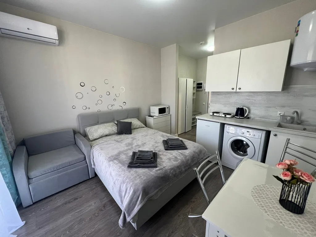 398 студия с бассейном для трёх человек