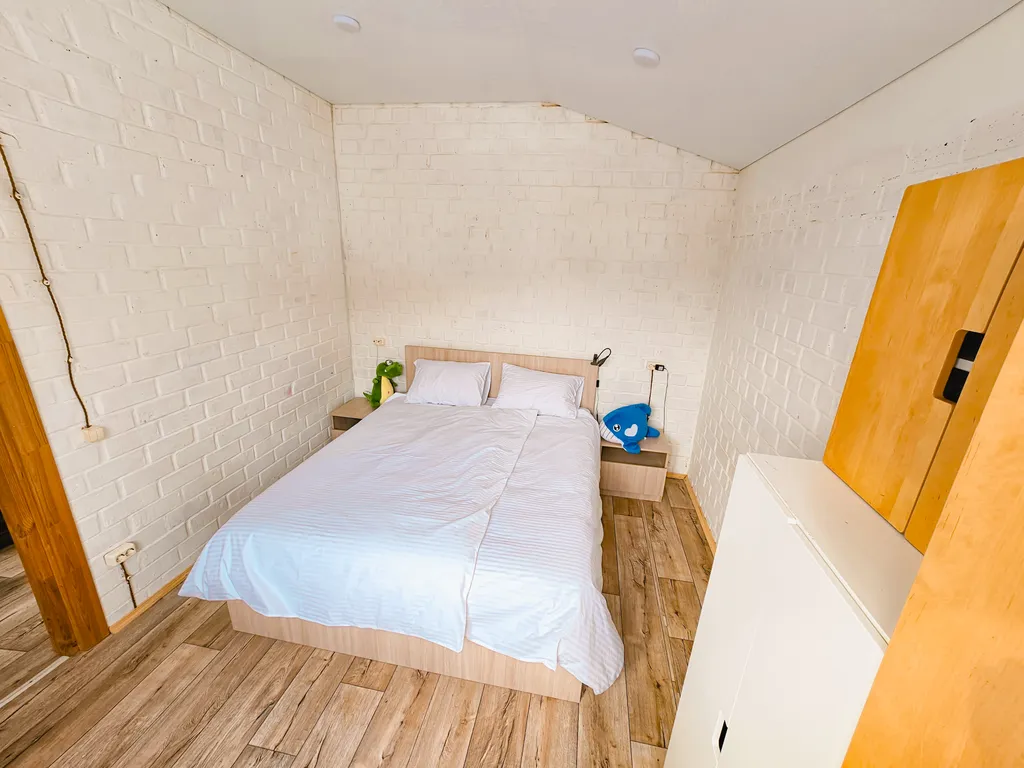 Просторный дом с баней и настольным теннисом в городе