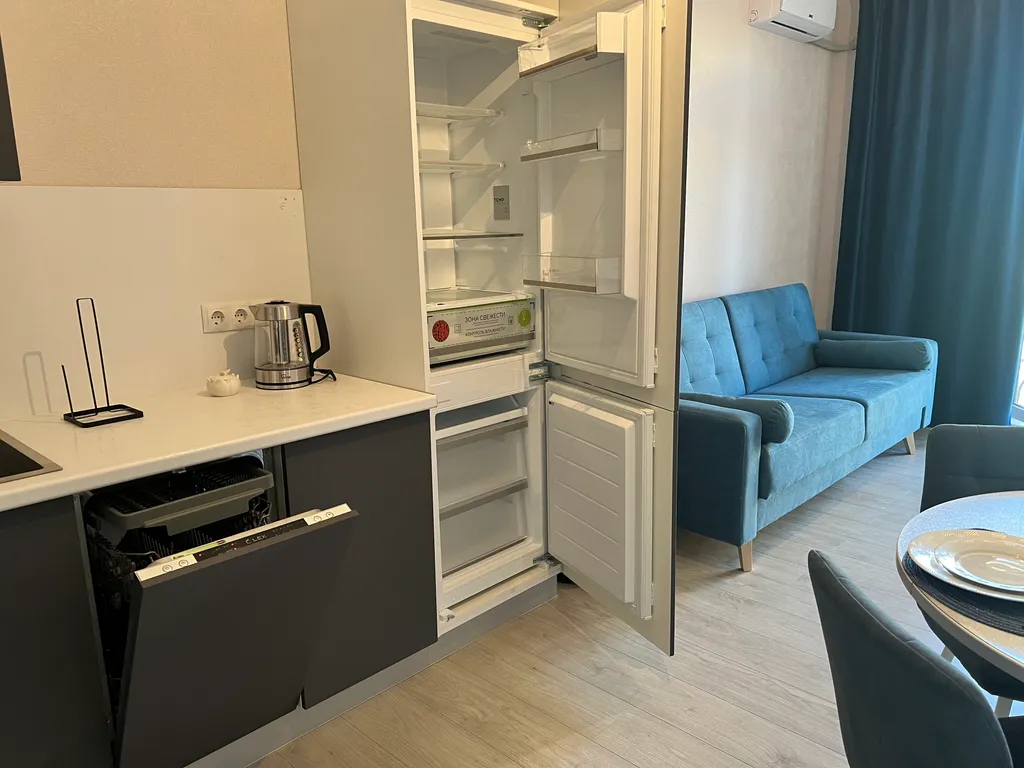 Евродвухкомнатная с видом на горы и бассейн