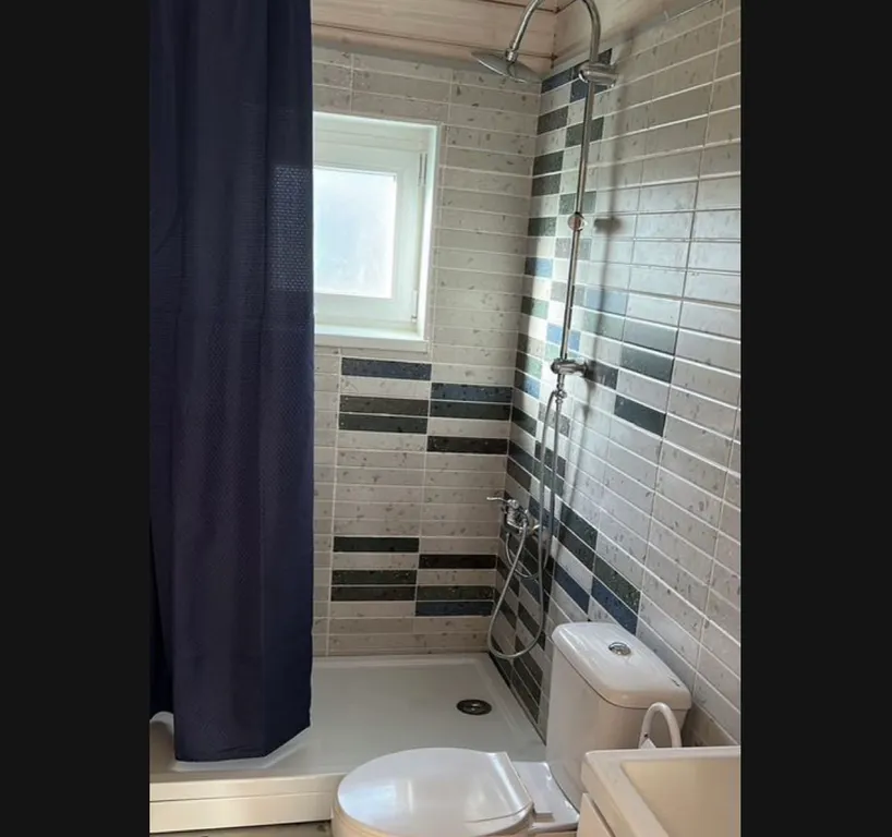 Уютный дом у озера