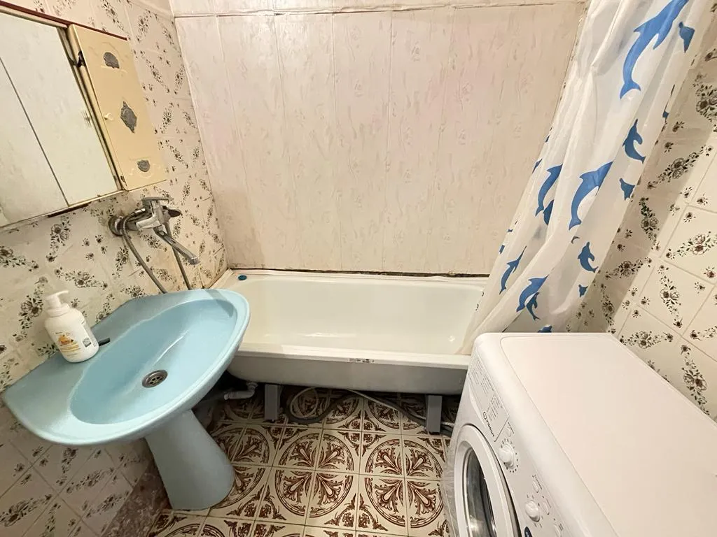 Трешка со стандартным ремонтом в центре